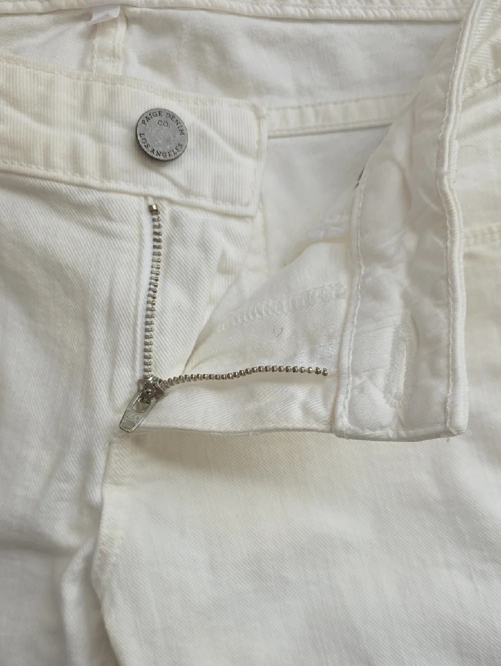 PAIGE Womens Optic White Denim Bermuda Shorts - Size 26